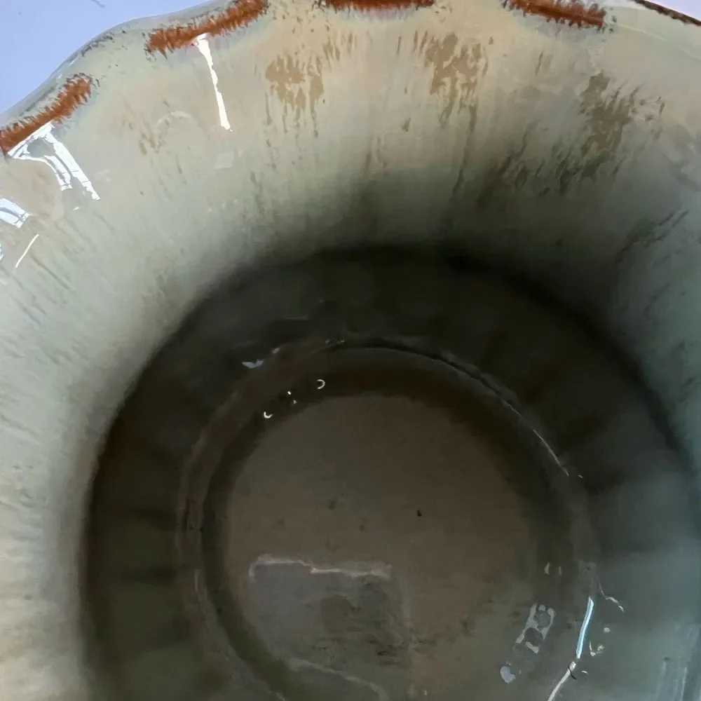 Source Unknown ceramic serving